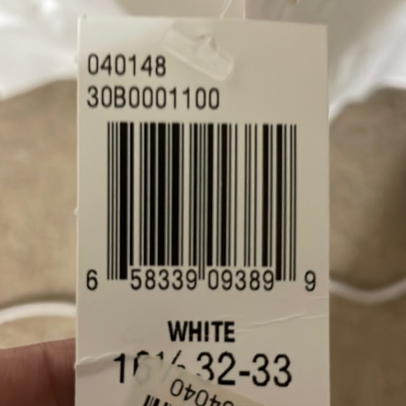 BRAND NEW NEVER WORN
GEOFFREY BEENE DRESS SHIRT
16.5 Neck 32/33 Sleeves - Picture 5 of 5